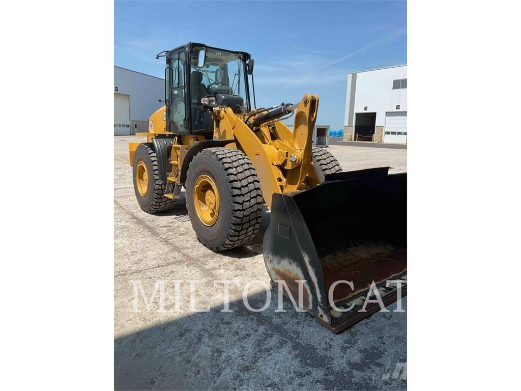 CAT 920 Iekrāvēji uz riteņiem