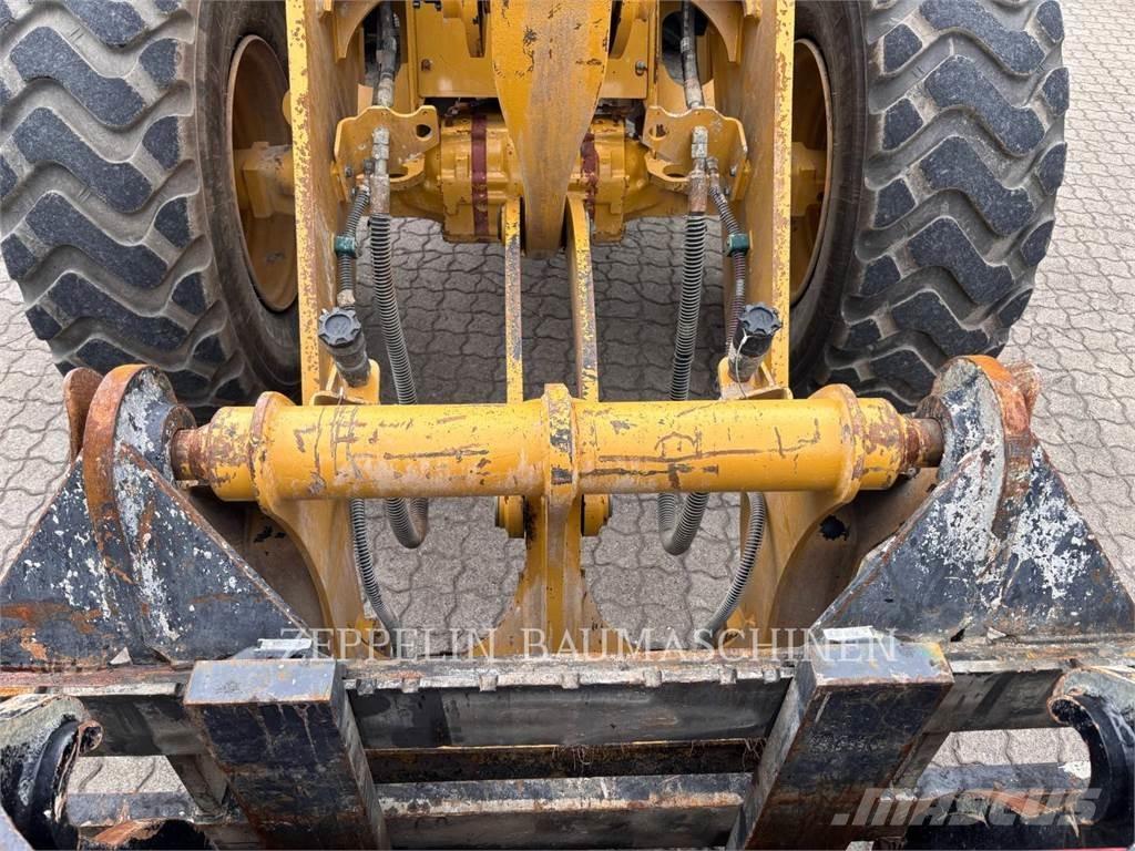 CAT 920-14A Iekrāvēji uz riteņiem