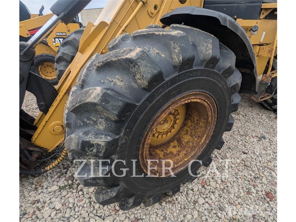 CAT 924G Iekrāvēji uz riteņiem