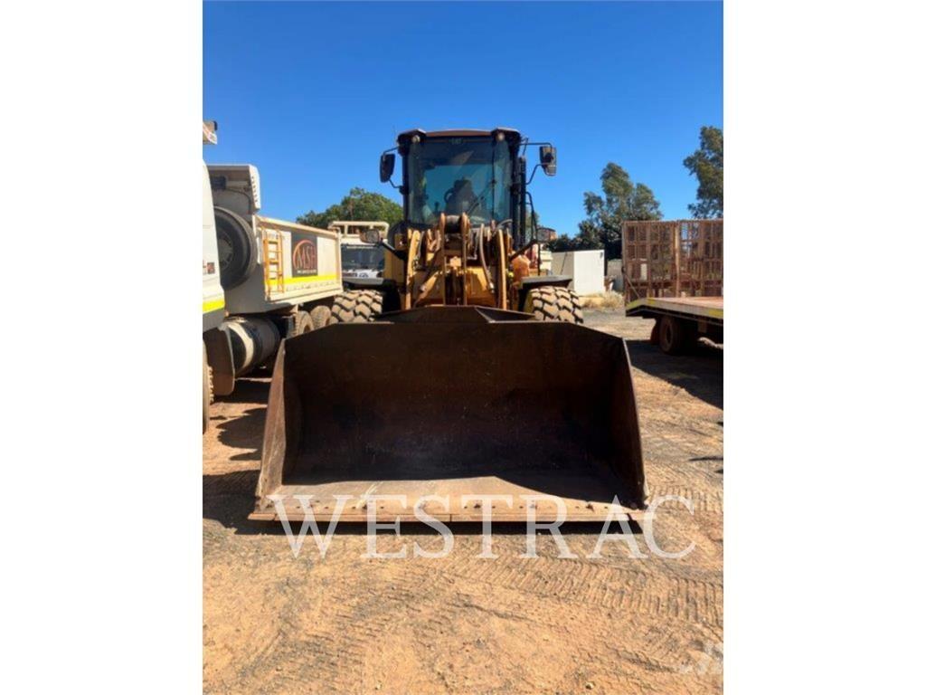 CAT 924K Iekrāvēji uz riteņiem