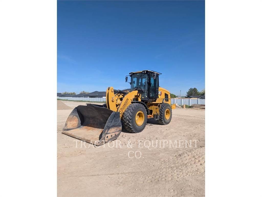 CAT 926 Iekrāvēji uz riteņiem