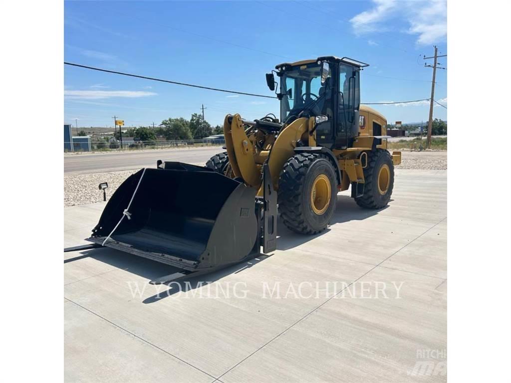 CAT 926 Iekrāvēji uz riteņiem
