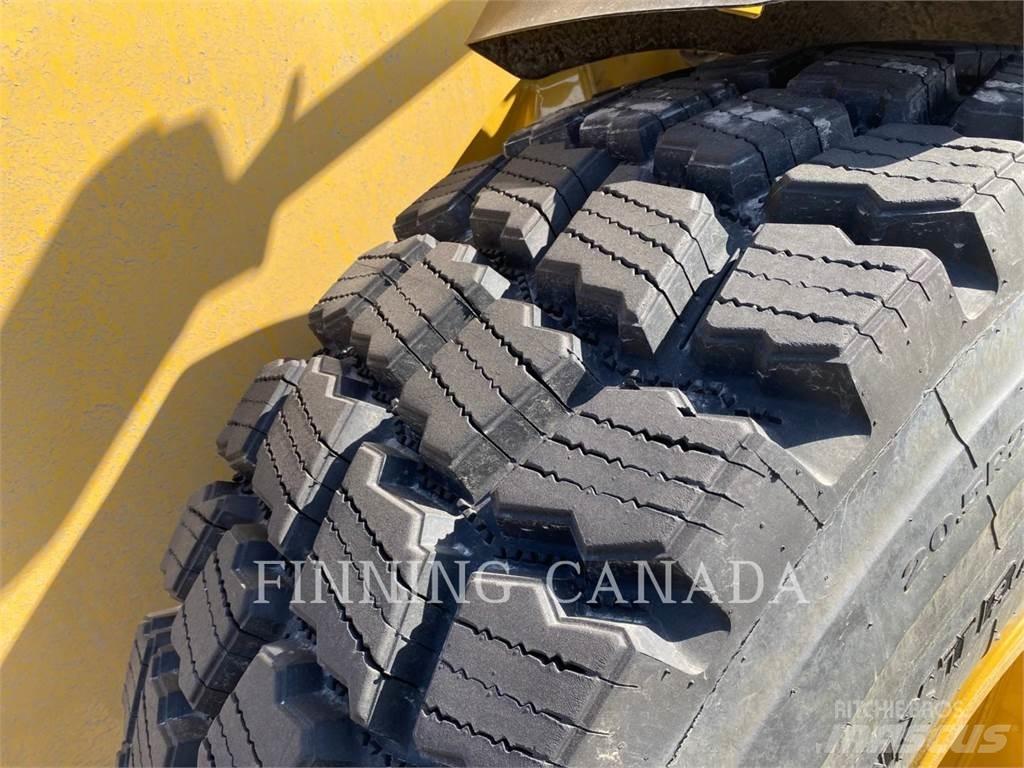 CAT 926-14 Iekrāvēji uz riteņiem