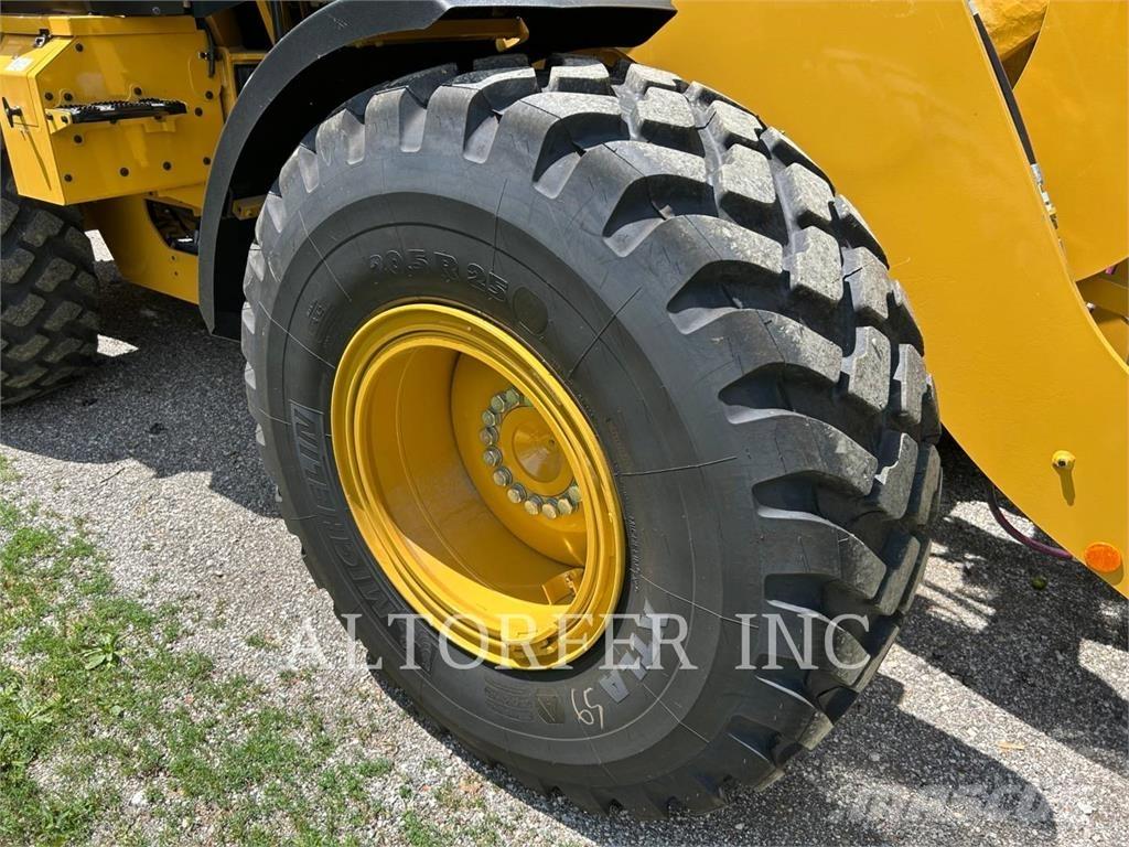 CAT 926-14 Iekrāvēji uz riteņiem