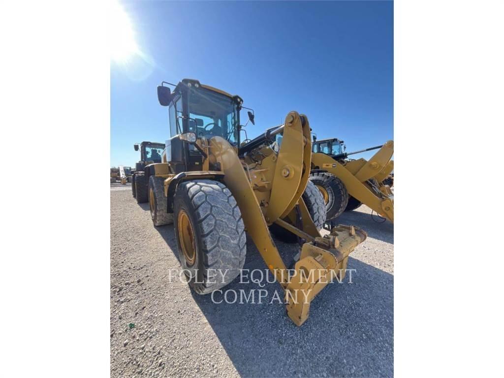 CAT 926M Iekrāvēji uz riteņiem