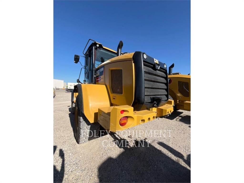 CAT 926M Iekrāvēji uz riteņiem
