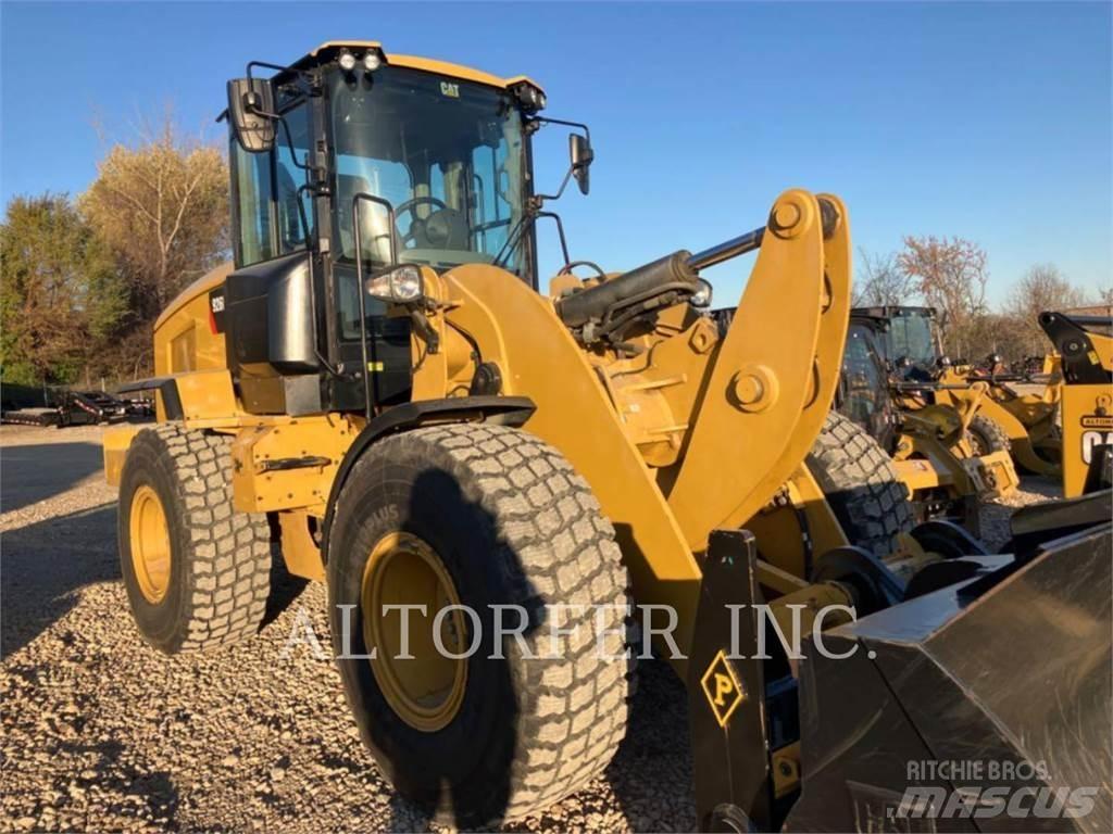 CAT 926M Iekrāvēji uz riteņiem