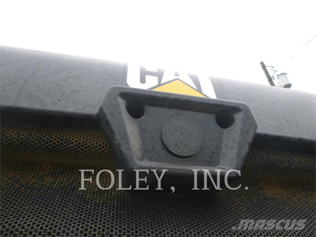 CAT 926M Iekrāvēji uz riteņiem