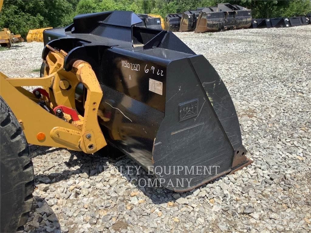 CAT 926M Iekrāvēji uz riteņiem