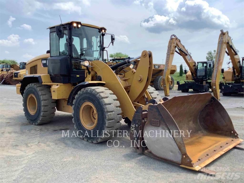 CAT 926M Iekrāvēji uz riteņiem