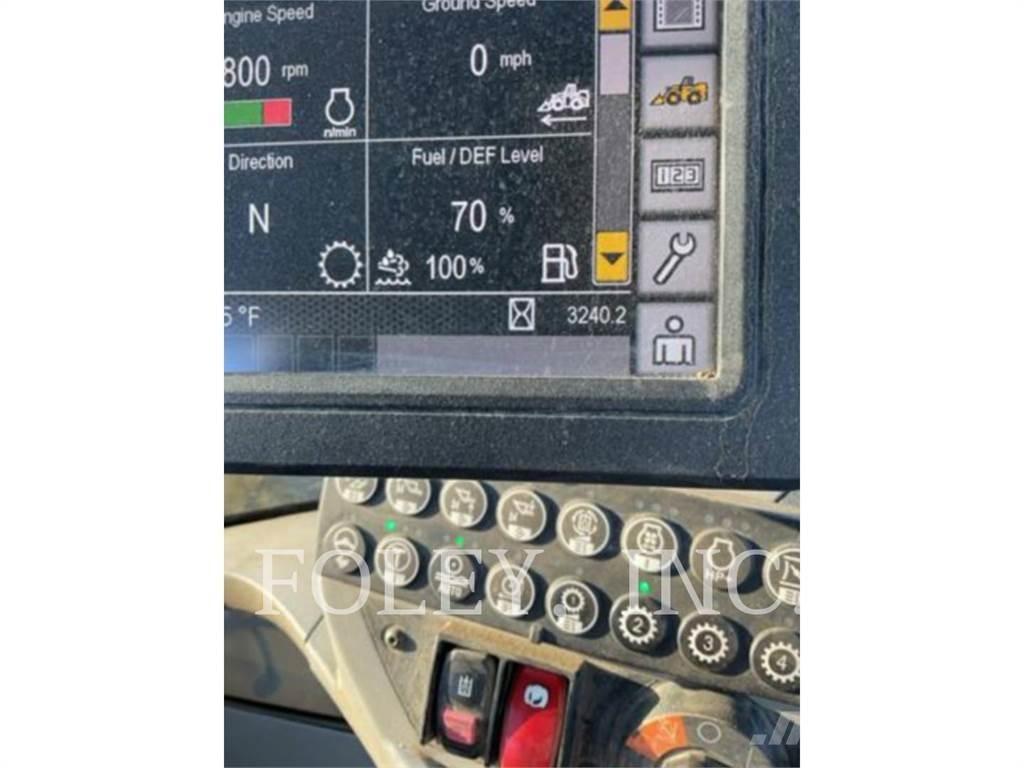 CAT 926M Iekrāvēji uz riteņiem