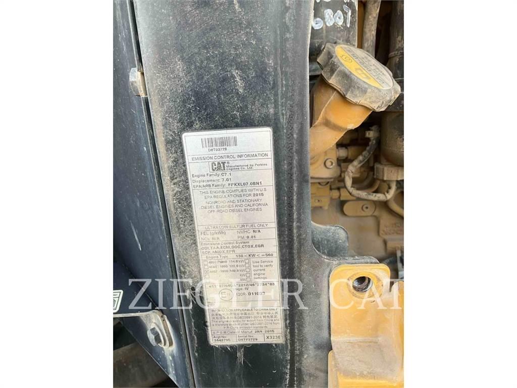 CAT 926M Iekrāvēji uz riteņiem