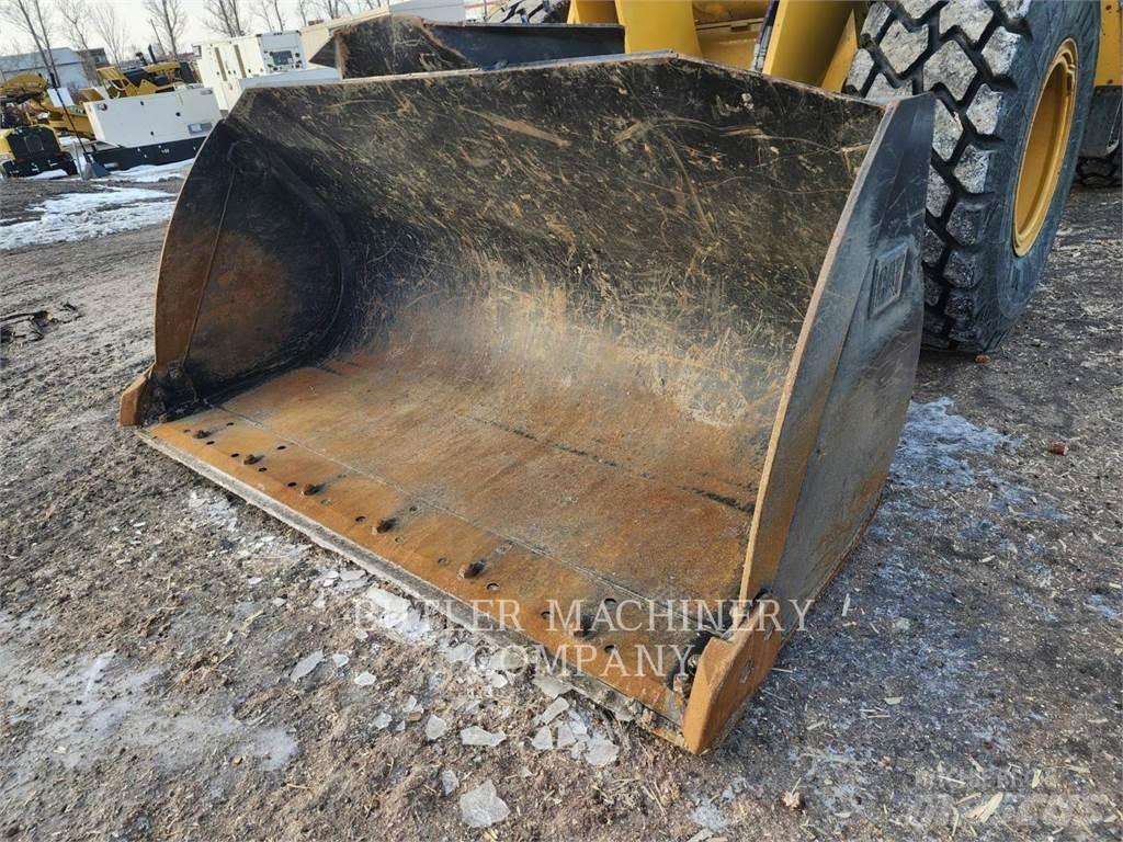 CAT 926M Iekrāvēji uz riteņiem