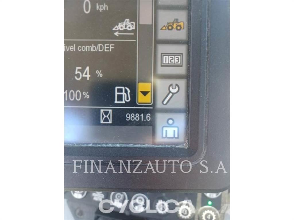 CAT 926M Iekrāvēji uz riteņiem