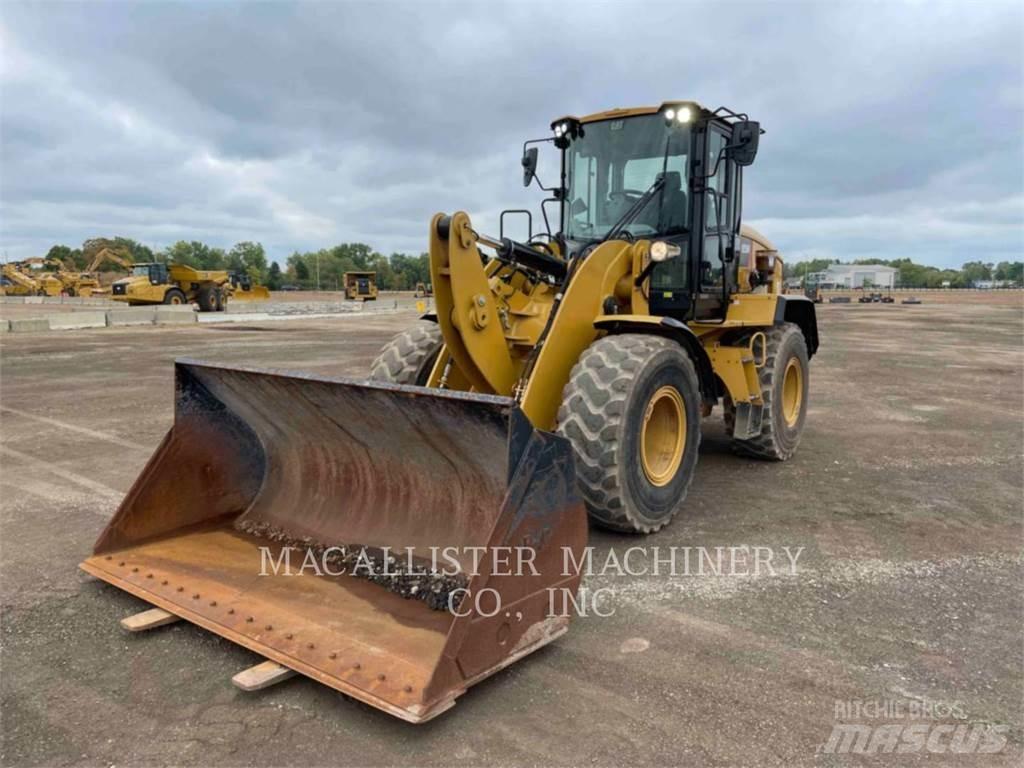 CAT 926M Iekrāvēji uz riteņiem