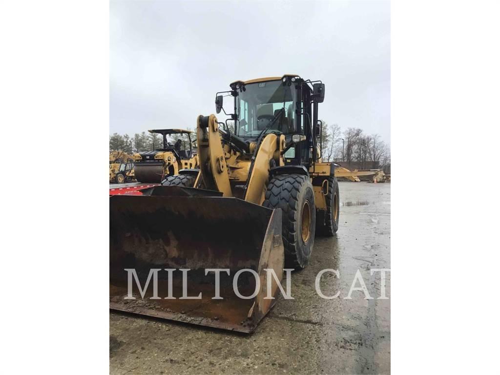 CAT 926M Iekrāvēji uz riteņiem