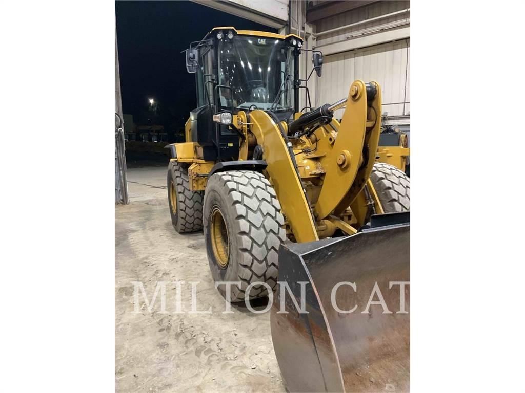CAT 926M Iekrāvēji uz riteņiem