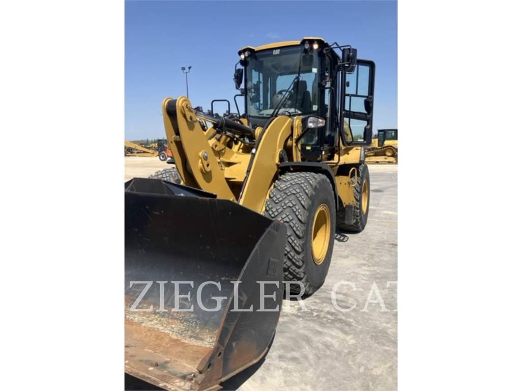 CAT 926M Iekrāvēji uz riteņiem