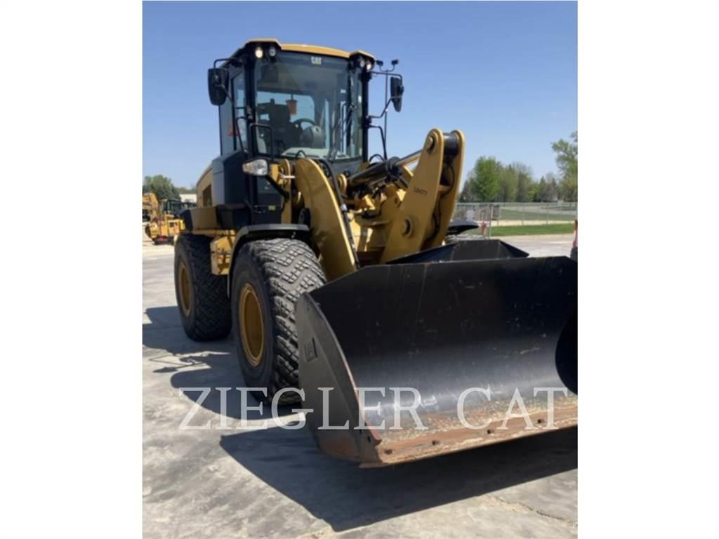 CAT 926M Iekrāvēji uz riteņiem