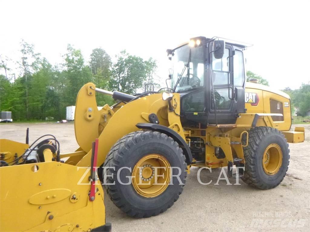 CAT 926M Iekrāvēji uz riteņiem