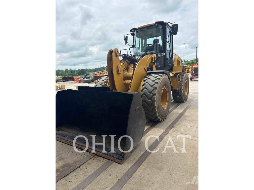 CAT 926M Iekrāvēji uz riteņiem