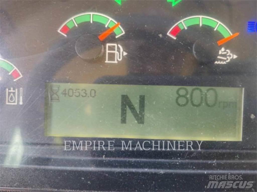 CAT 926M Iekrāvēji uz riteņiem