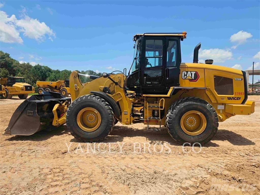 CAT 926M Iekrāvēji uz riteņiem