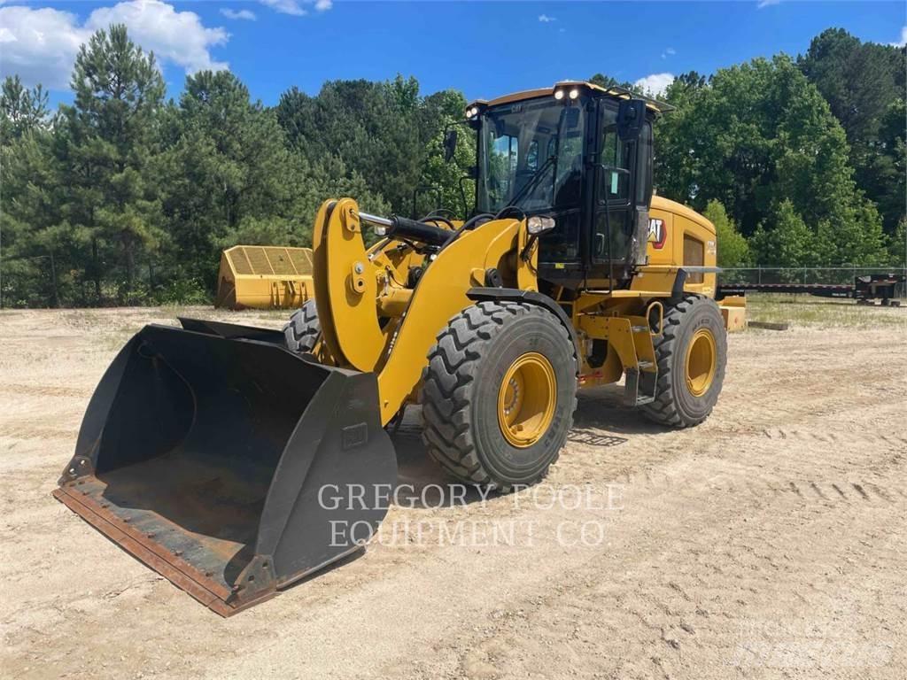 CAT 926M Iekrāvēji uz riteņiem