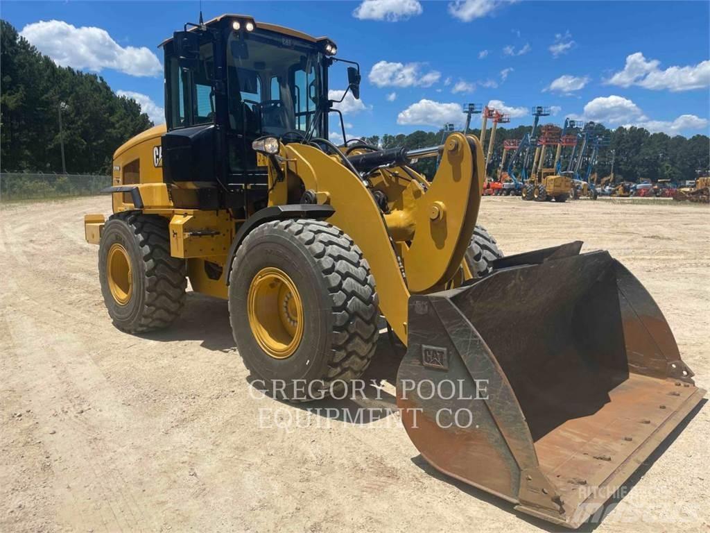 CAT 926M Iekrāvēji uz riteņiem