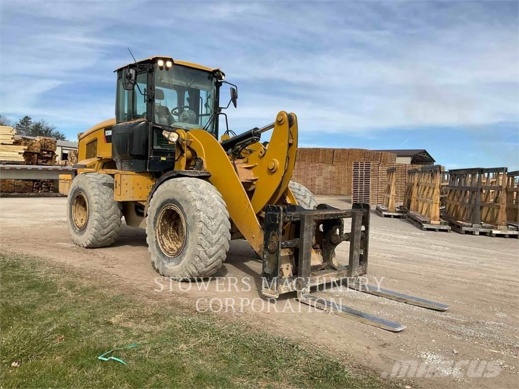 CAT 926M Iekrāvēji uz riteņiem