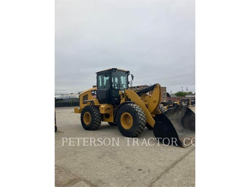 CAT 926M Iekrāvēji uz riteņiem