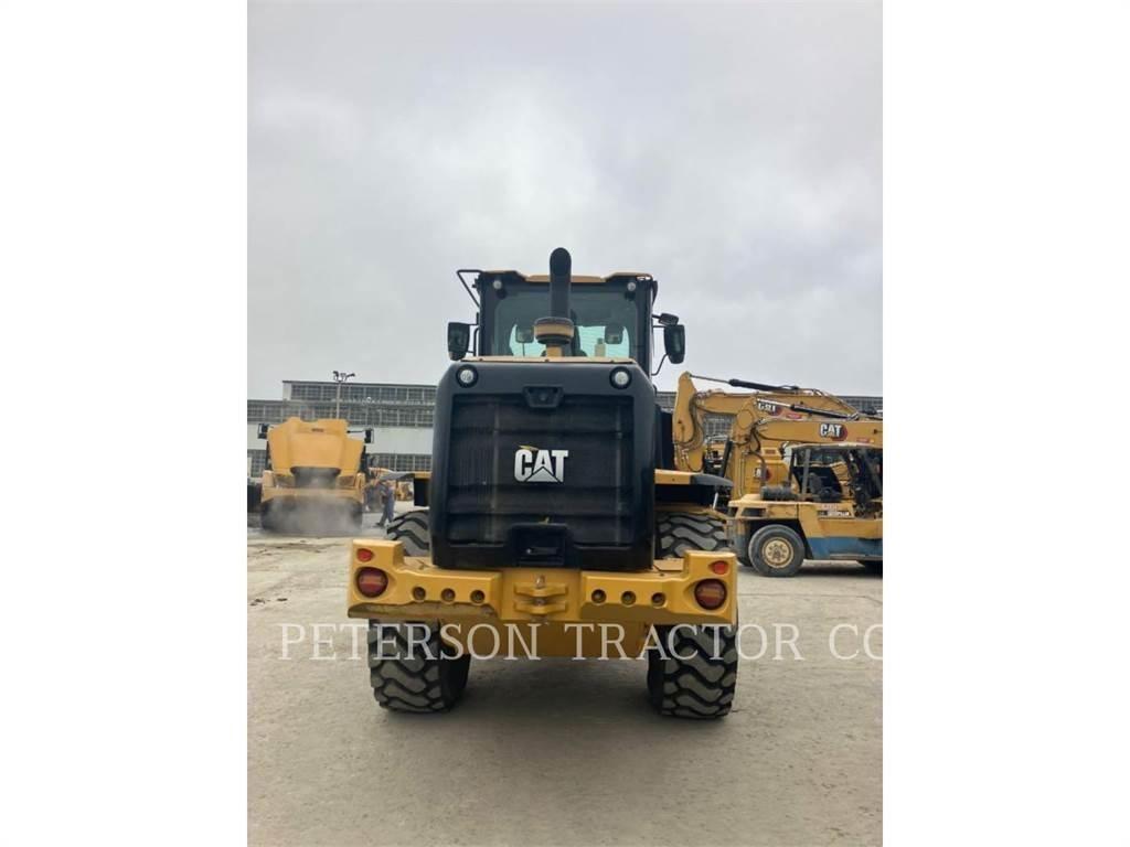 CAT 926M Iekrāvēji uz riteņiem