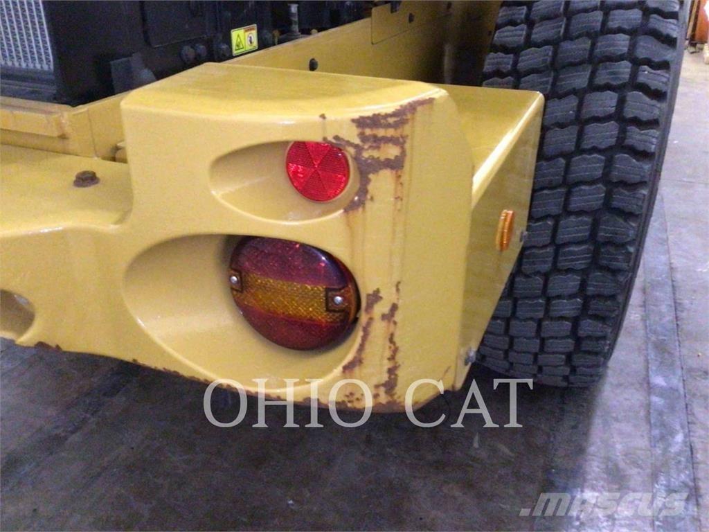 CAT 926M Iekrāvēji uz riteņiem