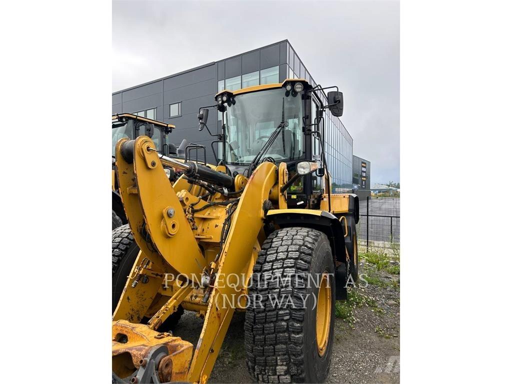 CAT 926M Iekrāvēji uz riteņiem