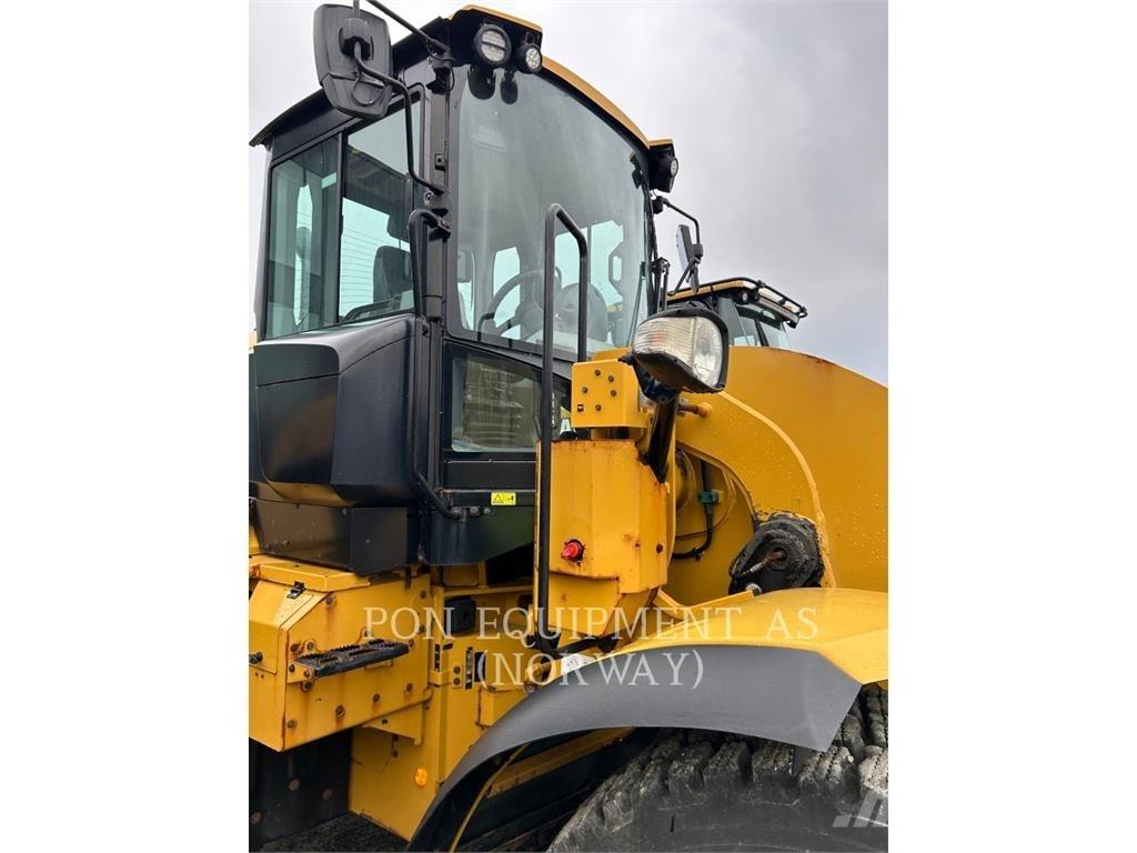 CAT 926M Iekrāvēji uz riteņiem