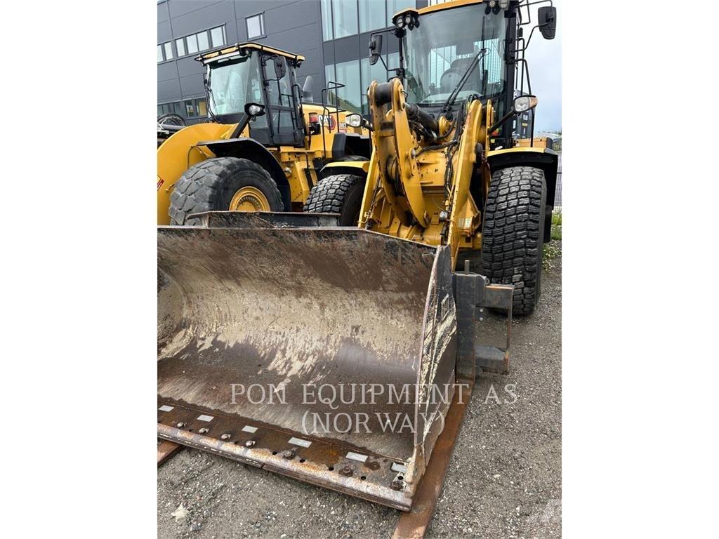 CAT 926M Iekrāvēji uz riteņiem