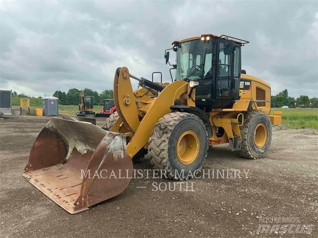 CAT 926M Iekrāvēji uz riteņiem