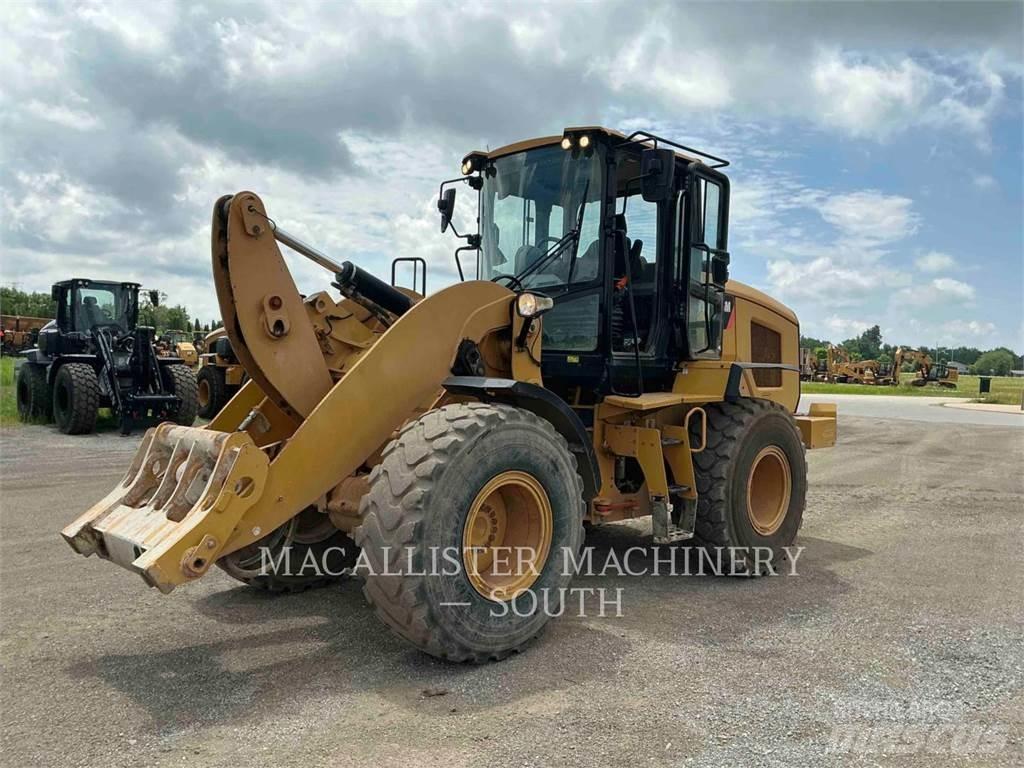 CAT 926M Iekrāvēji uz riteņiem