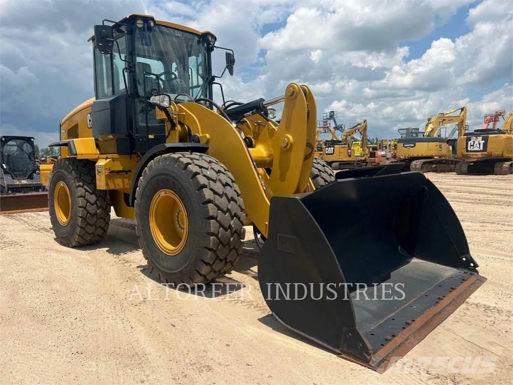 CAT 926M Iekrāvēji uz riteņiem