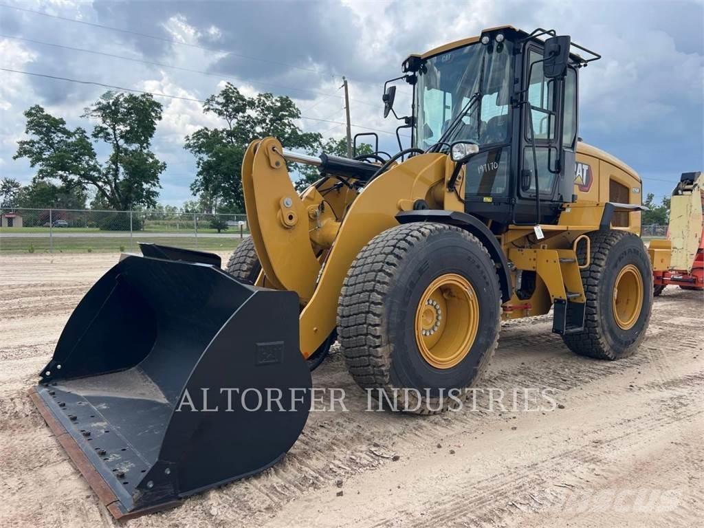 CAT 926M Iekrāvēji uz riteņiem