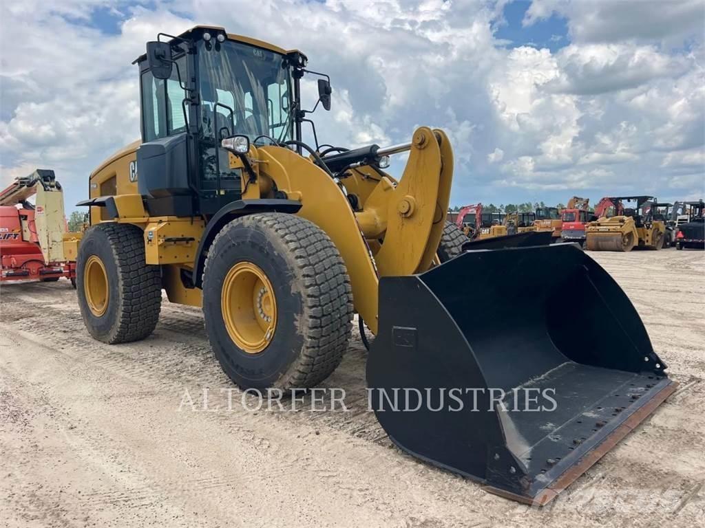 CAT 926M Iekrāvēji uz riteņiem