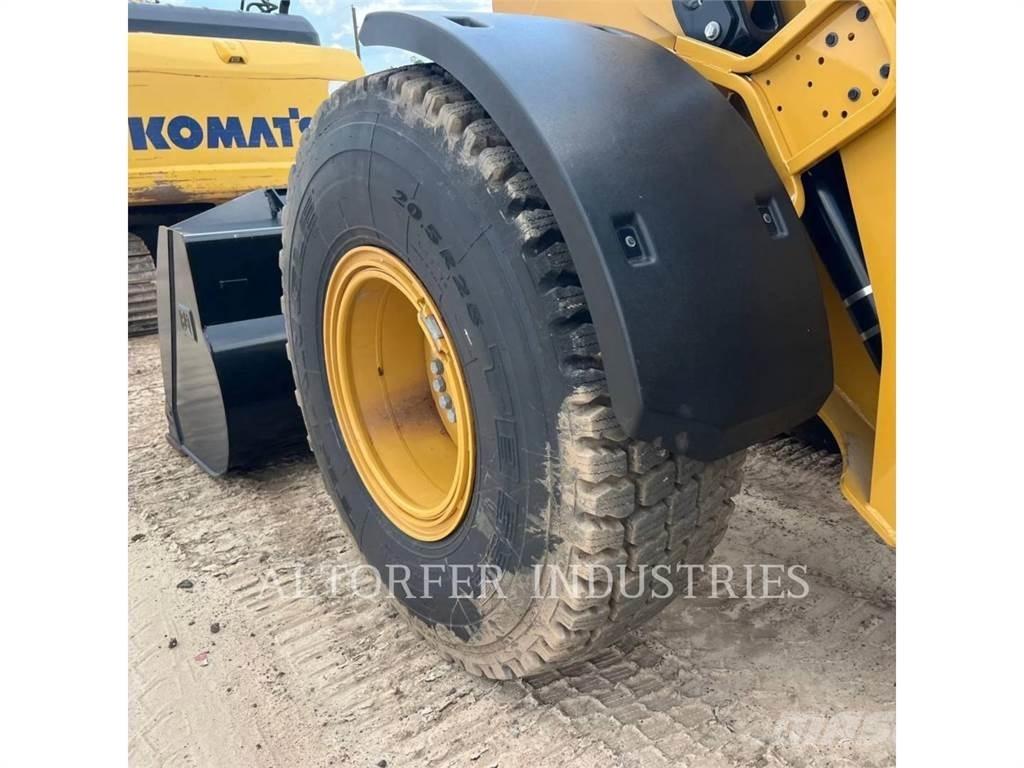 CAT 926M Iekrāvēji uz riteņiem