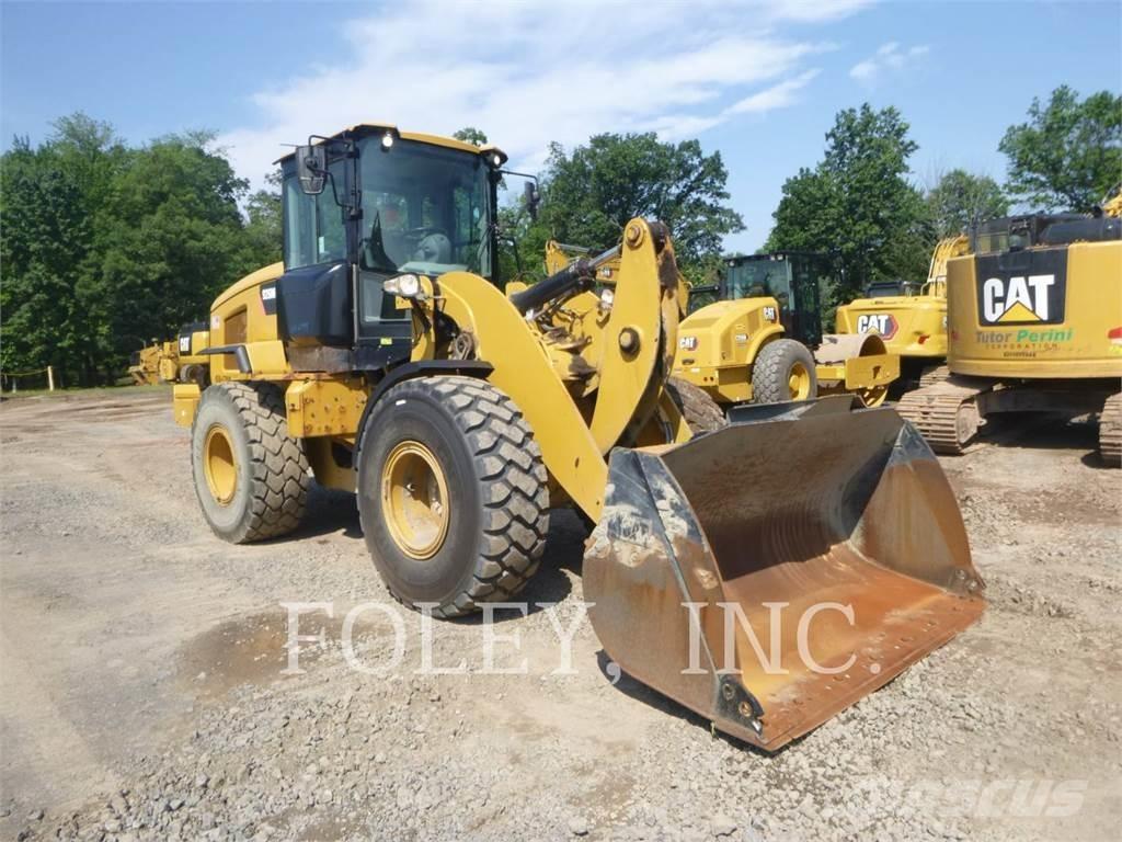 CAT 926M Iekrāvēji uz riteņiem