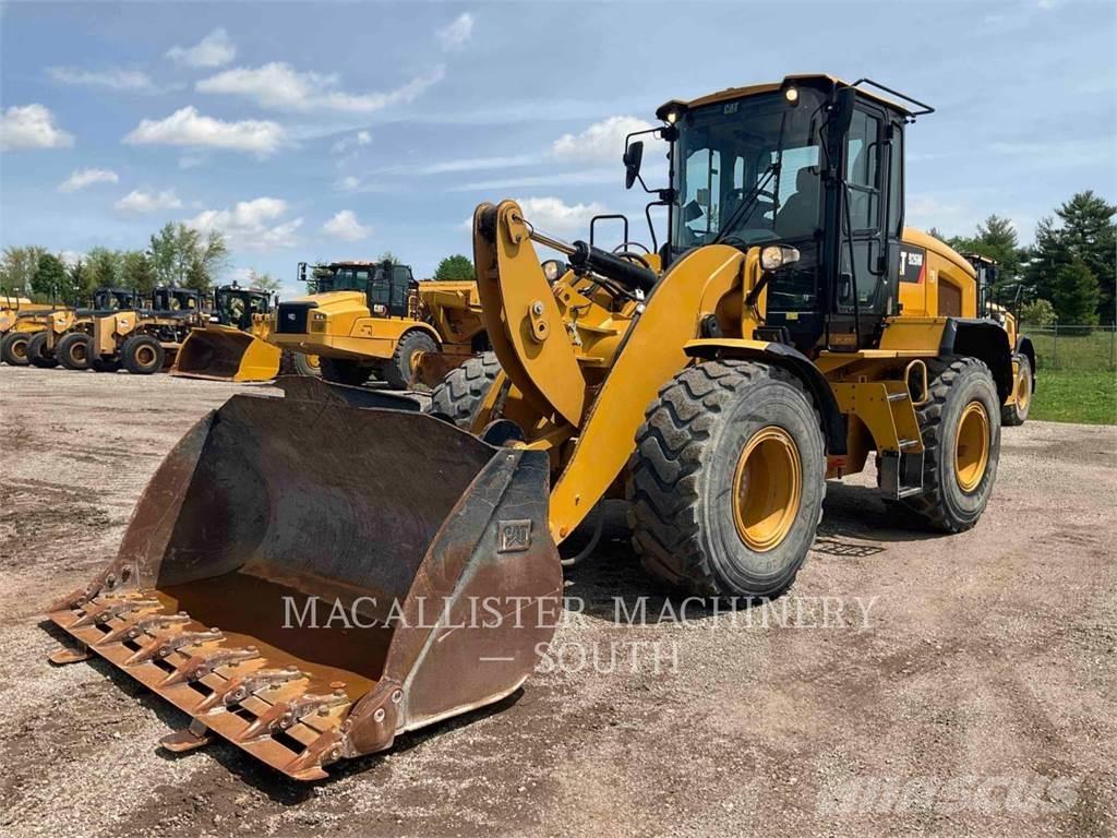 CAT 926M Iekrāvēji uz riteņiem