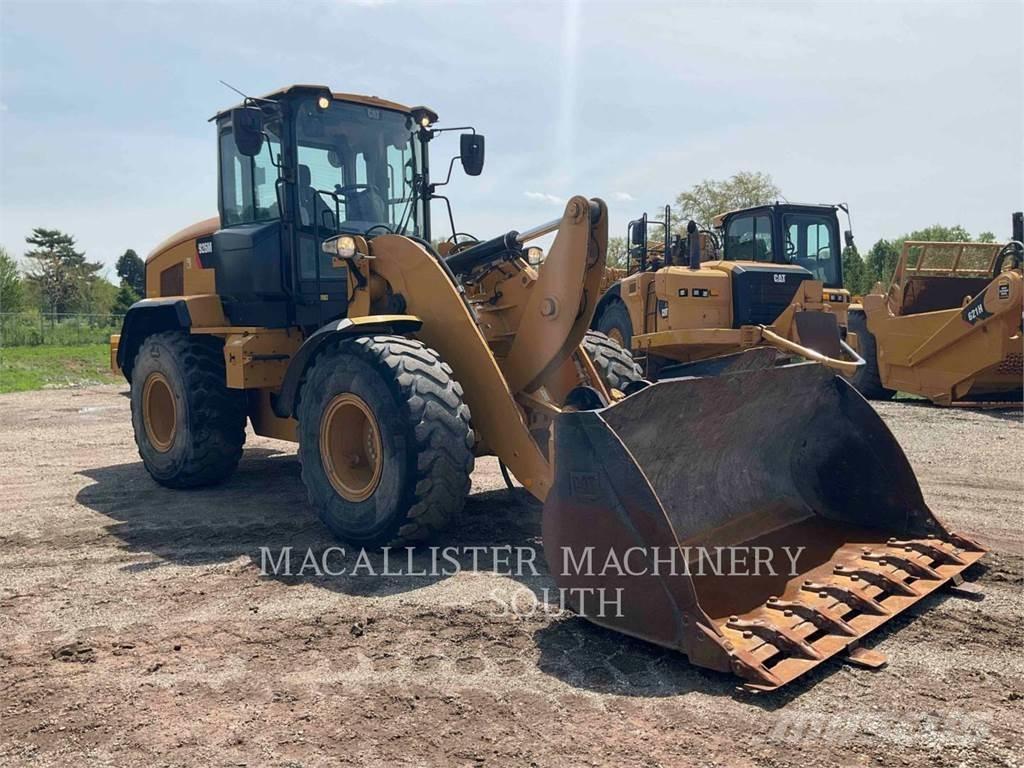 CAT 926M Iekrāvēji uz riteņiem