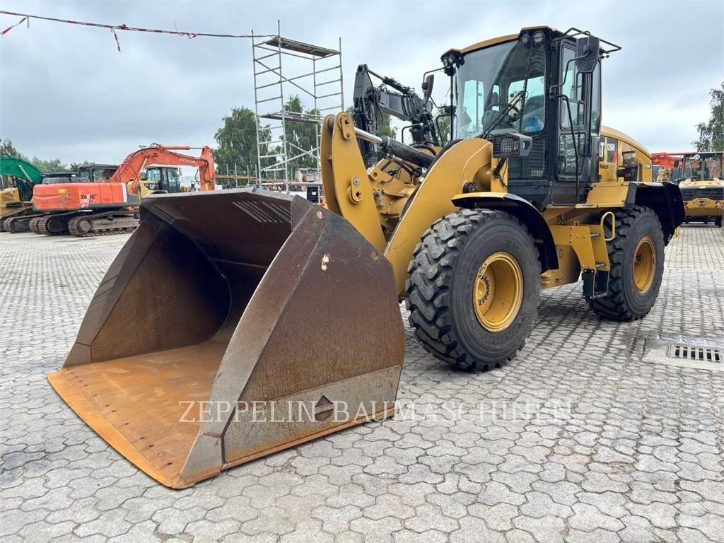 CAT 926M Iekrāvēji uz riteņiem