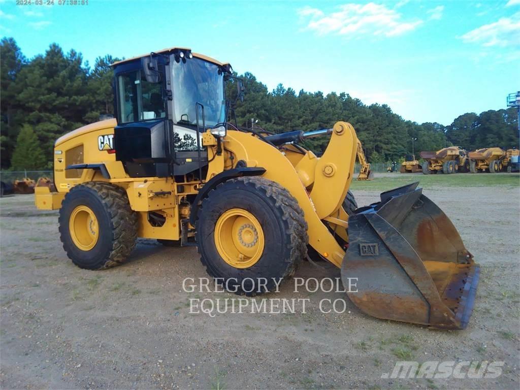 CAT 926M Iekrāvēji uz riteņiem