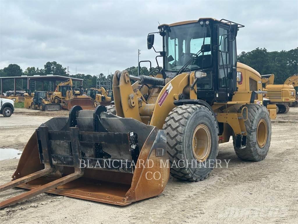 CAT 926M Iekrāvēji uz riteņiem