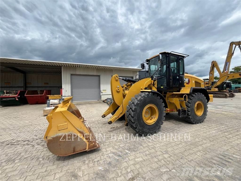 CAT 926M Iekrāvēji uz riteņiem