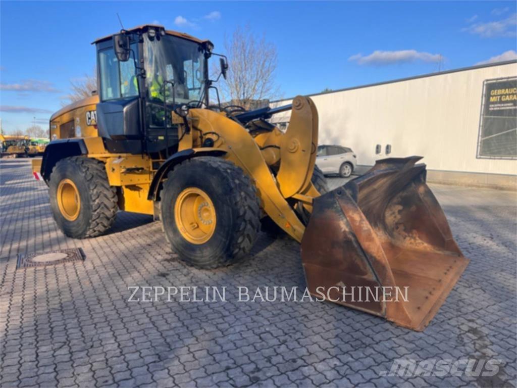 CAT 926M Iekrāvēji uz riteņiem